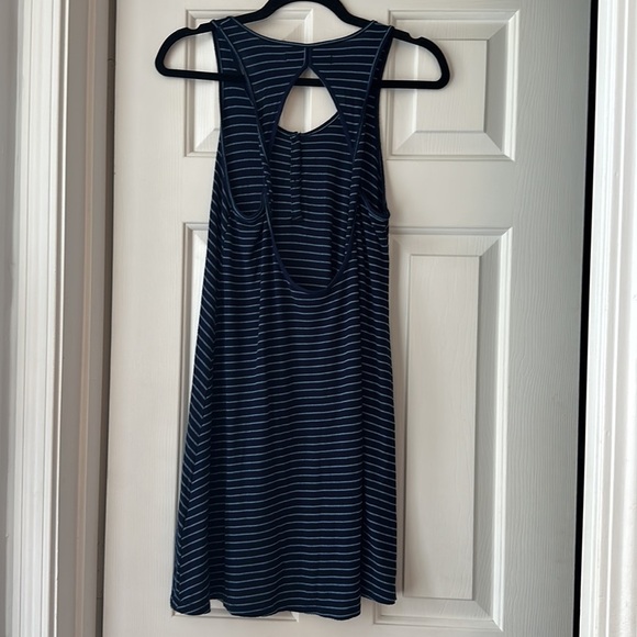 Abercrombie and fitch blue navy striped sleeveless swing dress open back small - Picture 2 of 3